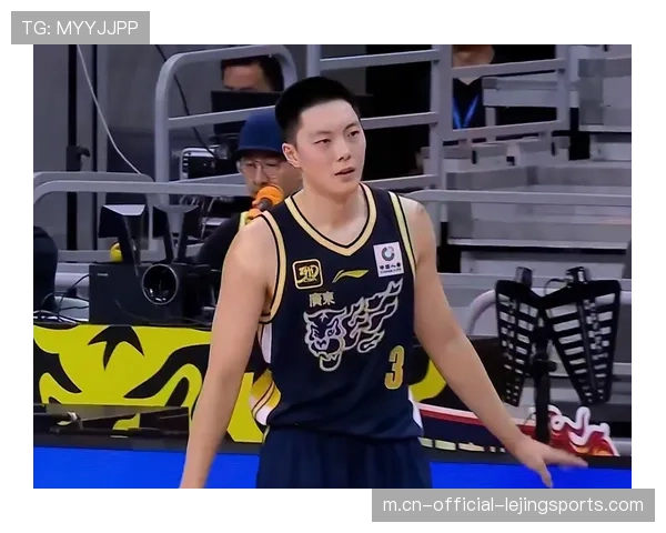 胡明轩膝盖伤势管理成焦点 广东后场核心出场时间或将受限 胡明轩膝盖伤势管理成焦点 广东后场核心出场时间或将受限